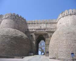 The structure has perimeter walls extend up to 36 kilometers which making it the longest walls across the world.